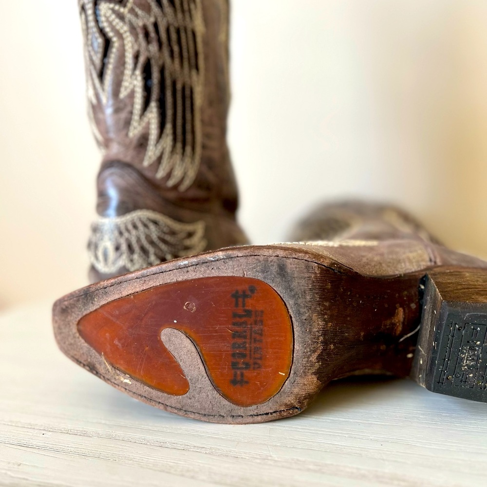 Corral Vintage Cowboy Boots - Picture 5 of 9